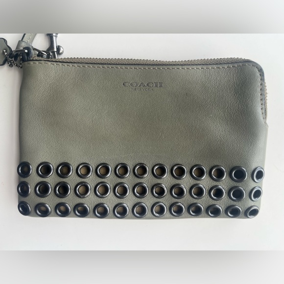 Coach Wristlet in grey with black helmet detailing - Picture 4 of 4